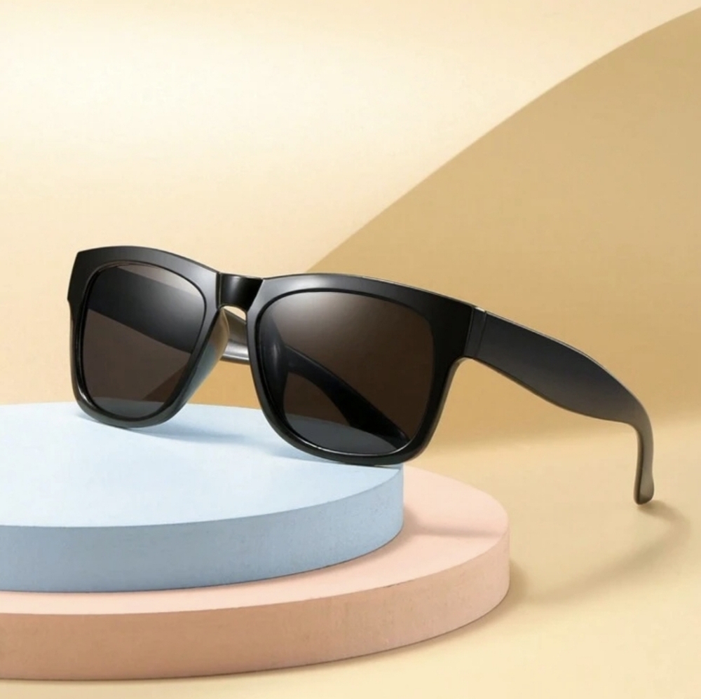 NEW Black Classic Sunglasses
